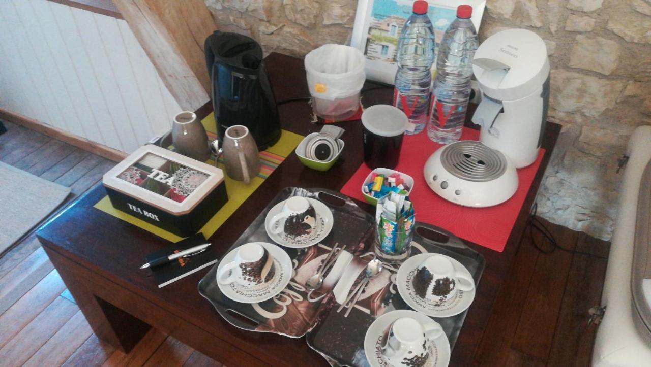 Gite Et Chambres D'Hotes Le Chene Billault Pouant Екстериор снимка