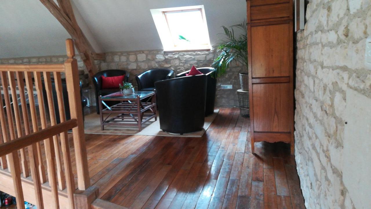 Gite Et Chambres D'Hotes Le Chene Billault Pouant Екстериор снимка