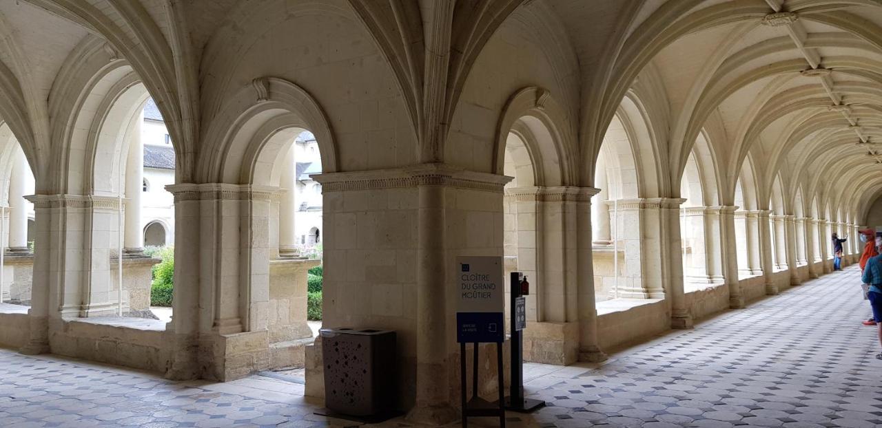 Gite Et Chambres D'Hotes Le Chene Billault Pouant Екстериор снимка