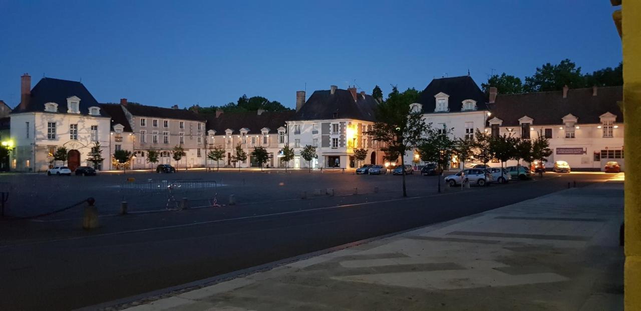 Gite Et Chambres D'Hotes Le Chene Billault Pouant Екстериор снимка