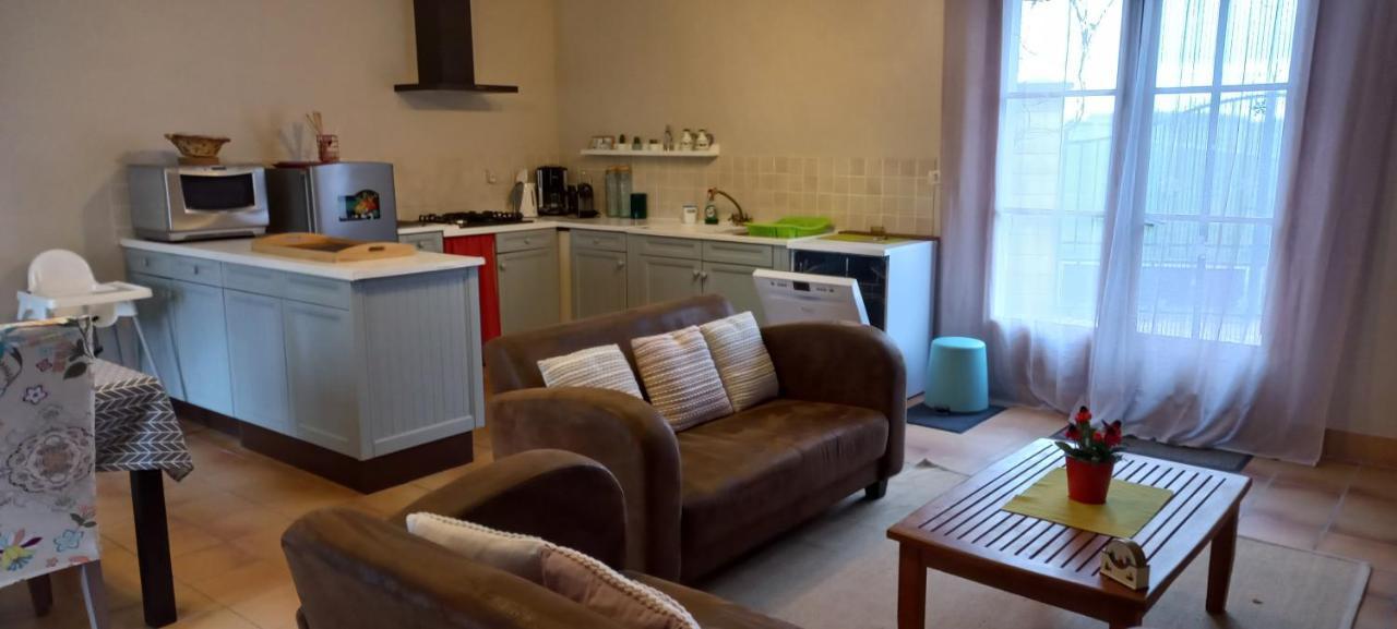 Gite Et Chambres D'Hotes Le Chene Billault Pouant Екстериор снимка